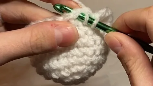 Amigurumi plush snowman crochet pattern for beginners — photo 3