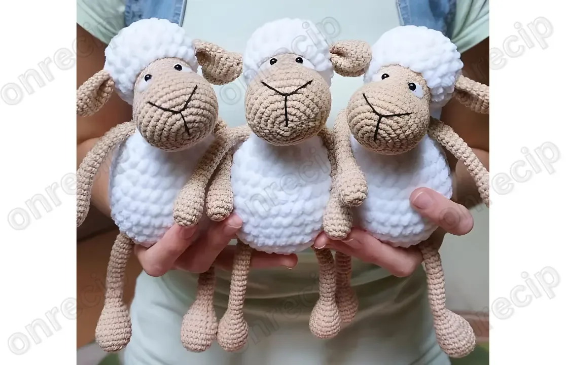 Amigurumi sheep pattern with fluffy body and beige head