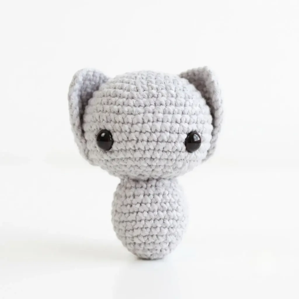 Small crochet bat keychain amigurumi pattern