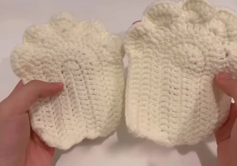 Cat paw fingerless gloves crochet pattern