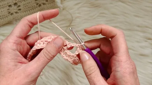 Daisy Stitch Panel Pattern For Floral Crochet Trims — photo 4