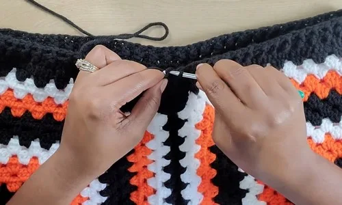 Granny square basketball shorts you build from two panels — photo 2
