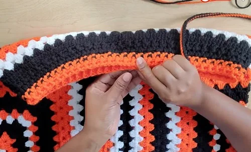 Granny square basketball shorts you build from two panels — photo 5