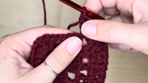 Granny square purse with strap crochet pattern — photo 4