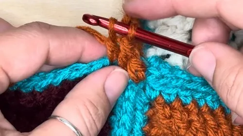 Granny square purse with strap crochet pattern — photo 5