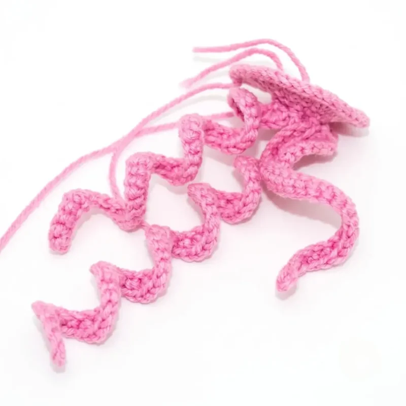 Jellyfish amigurumi with curly tentacles and a domed cap — photo 2