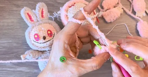 Crochet Your Own Labubu-Inspired Amigurumi Doll — photo 2