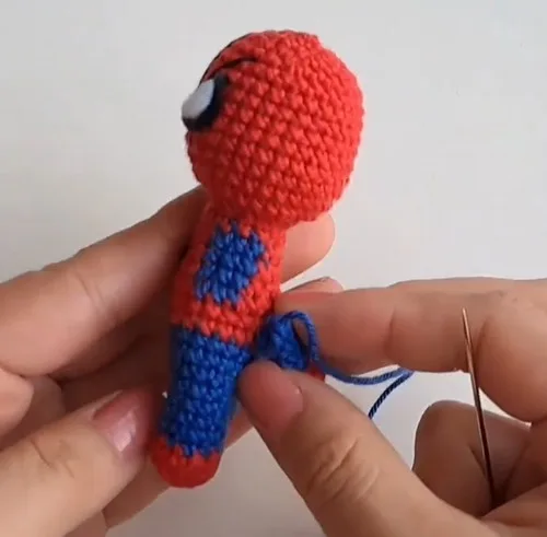 Mini spider hero amigurumi for keys and bags — photo 3