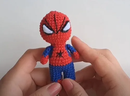 Mini spider hero amigurumi for keys and bags