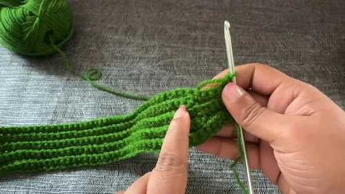 Ribbed crochet beanie hat worked flat, three sizes — photo 6