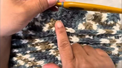 Textured post stitch hat worked in one skein