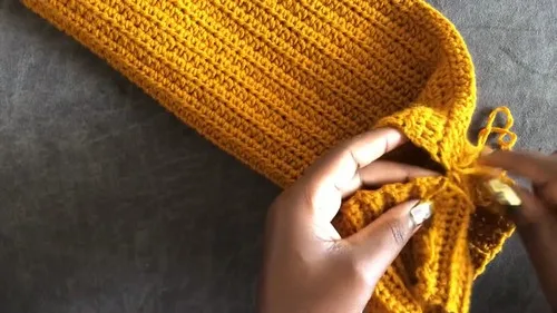 Turtleneck sweater top worked in half double crochet — photo 4