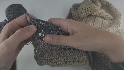 Two-hexagon cardigan with a lacy yoke and mattress-stitch seams — photo 4