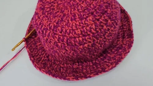 Two-tone crochet bucket hat pattern for summer — photo 2