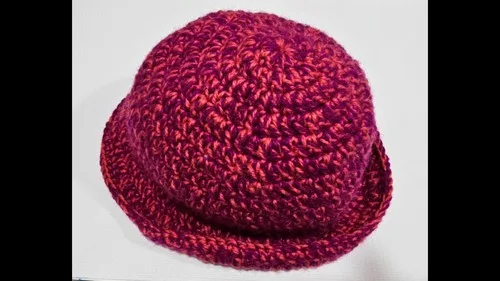 Two-tone crochet bucket hat pattern for summer